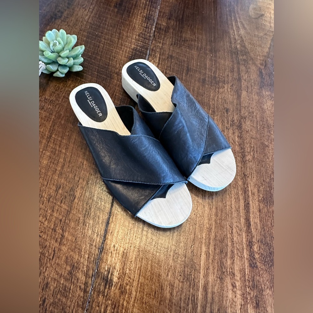 Kelsi Dagger Brooklyn "Gear" Black Leather Wood Platform Slide Sandals, Size 9.5